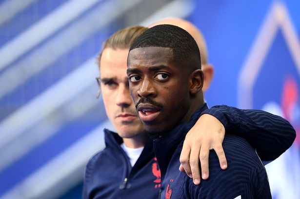 Dembele arrives in Barcelona to renew his contract