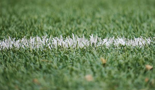 Poker Strategies for Smarter Football Betting: Tips From the Felt to the Field