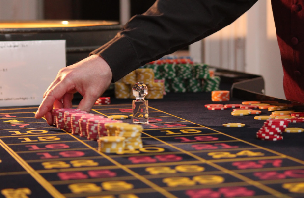 Cash-Out Strategies: When to Take Your Winnings and When to Let It Ride
